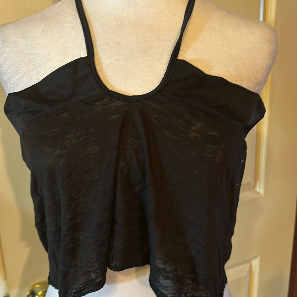 Club wear U shaped at neck crop top ties at neck
BRAND NEW NEVER WORN